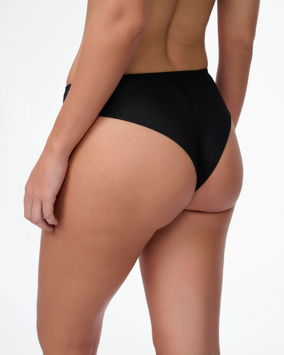 תחתון תחרה צ'יקי בשילוב רשת - BLACK - Image 3